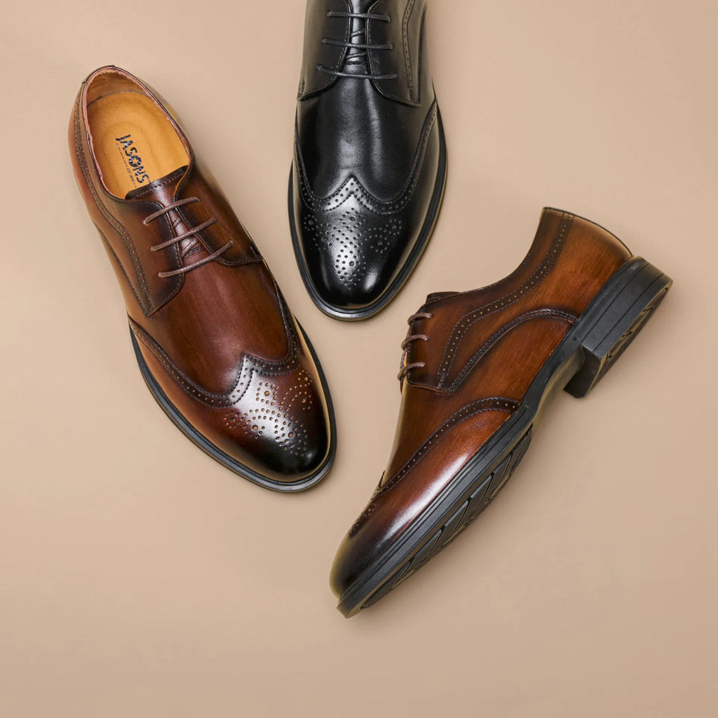 Men's leather Oxford brogue shoes in black and dark brown with round toe and rubber sole