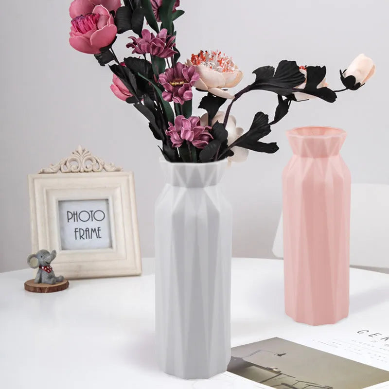 Drop-resistant melamine vase in green, grey, pink or white colour with 7.2 cm base diameter