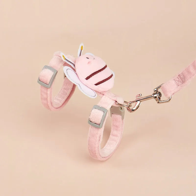 Bee-shaped adjustable cat leash harness in blue colour with strap and hand holding rope