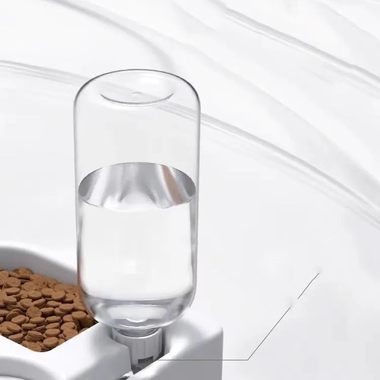 White plastic pet water fountain with 4-litre capacity measuring 22cm wide by 26cm tall