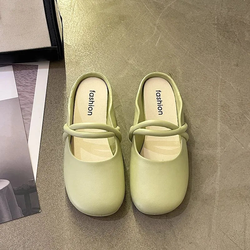 Ladies plastic baotou sandals in black, beige, or green, shown as flip flops.