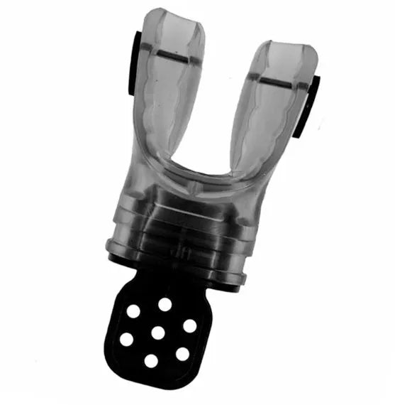 Plastic free diving mouthpiece made from edible silicone measuring 110mm length