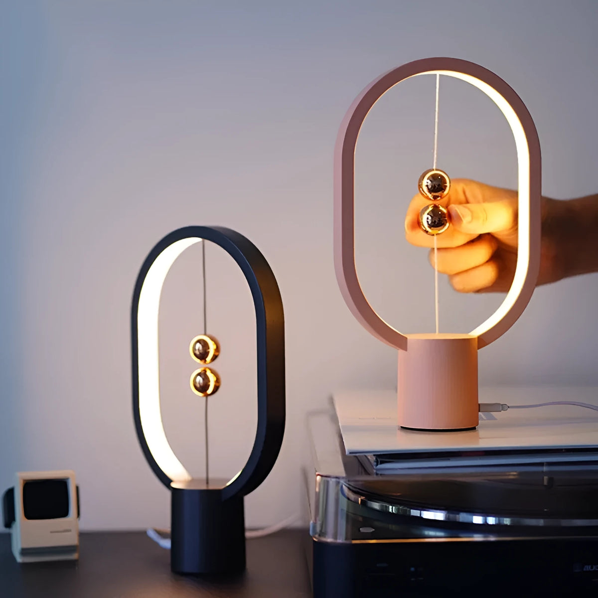 Mini magnetic switch USB LED table lamp in black with floating magnetic bead control