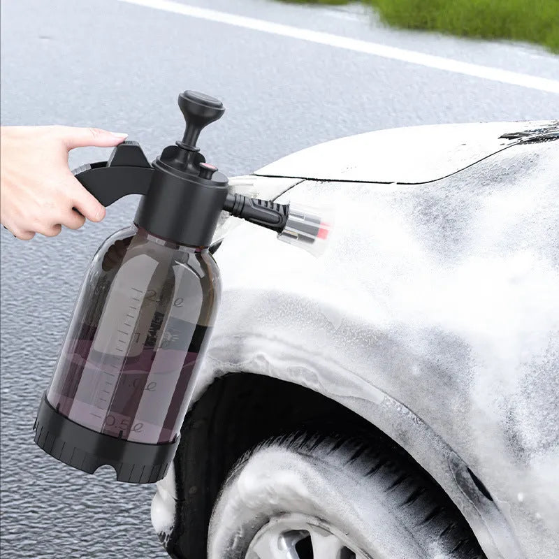 Black hand-held foam sprayer watering can with 2L capacity and aluminium oxide tie rod