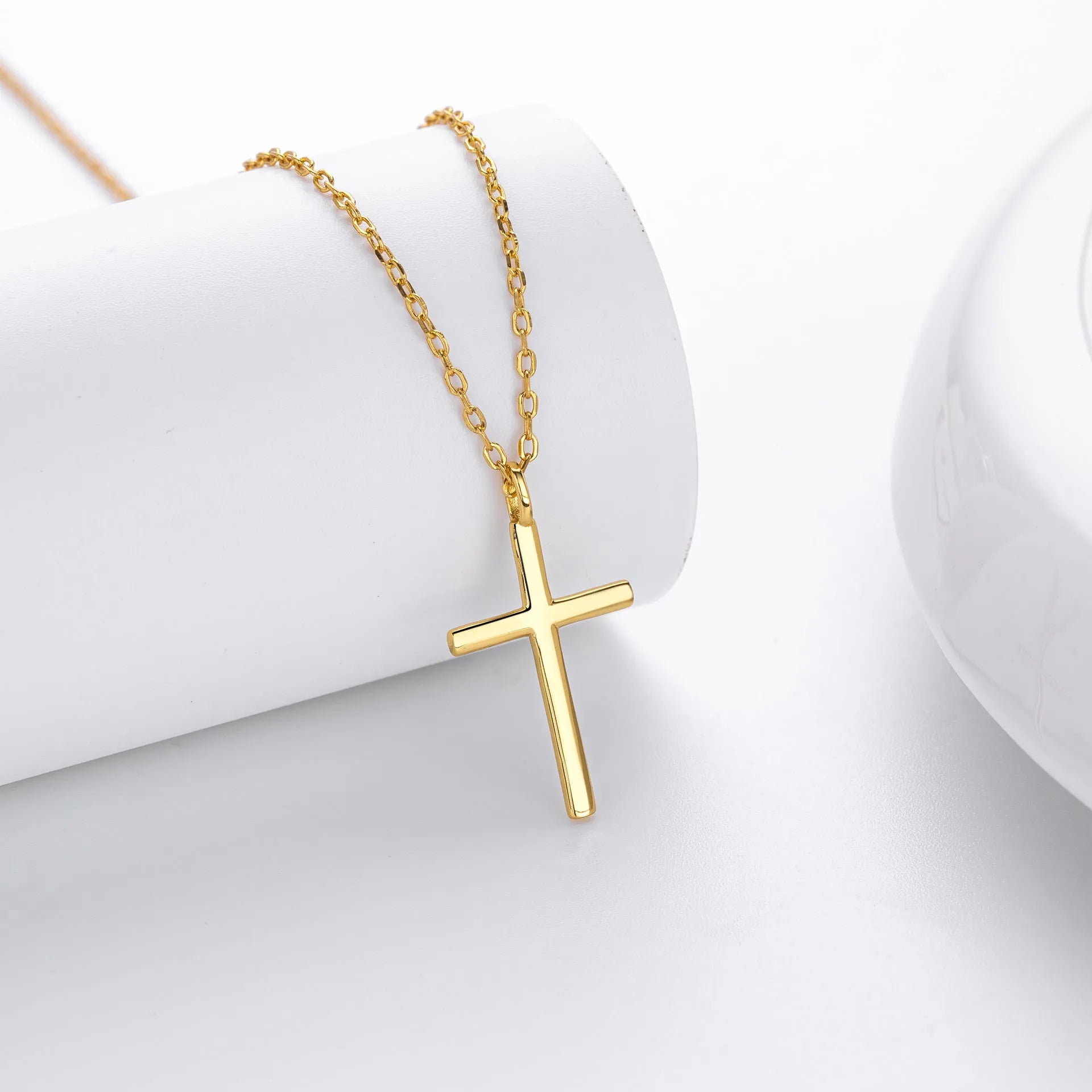 S925 sterling silver necklace with glossy cross pendant on O-shaped chain