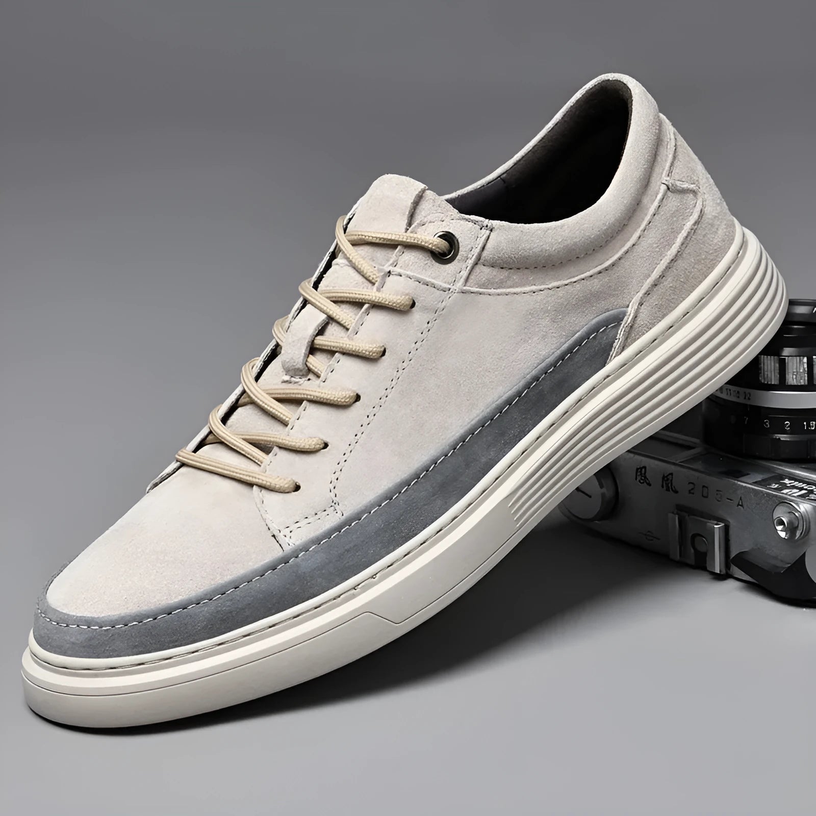 Men's grey casual leather skate shoes with round toe and lace-up front