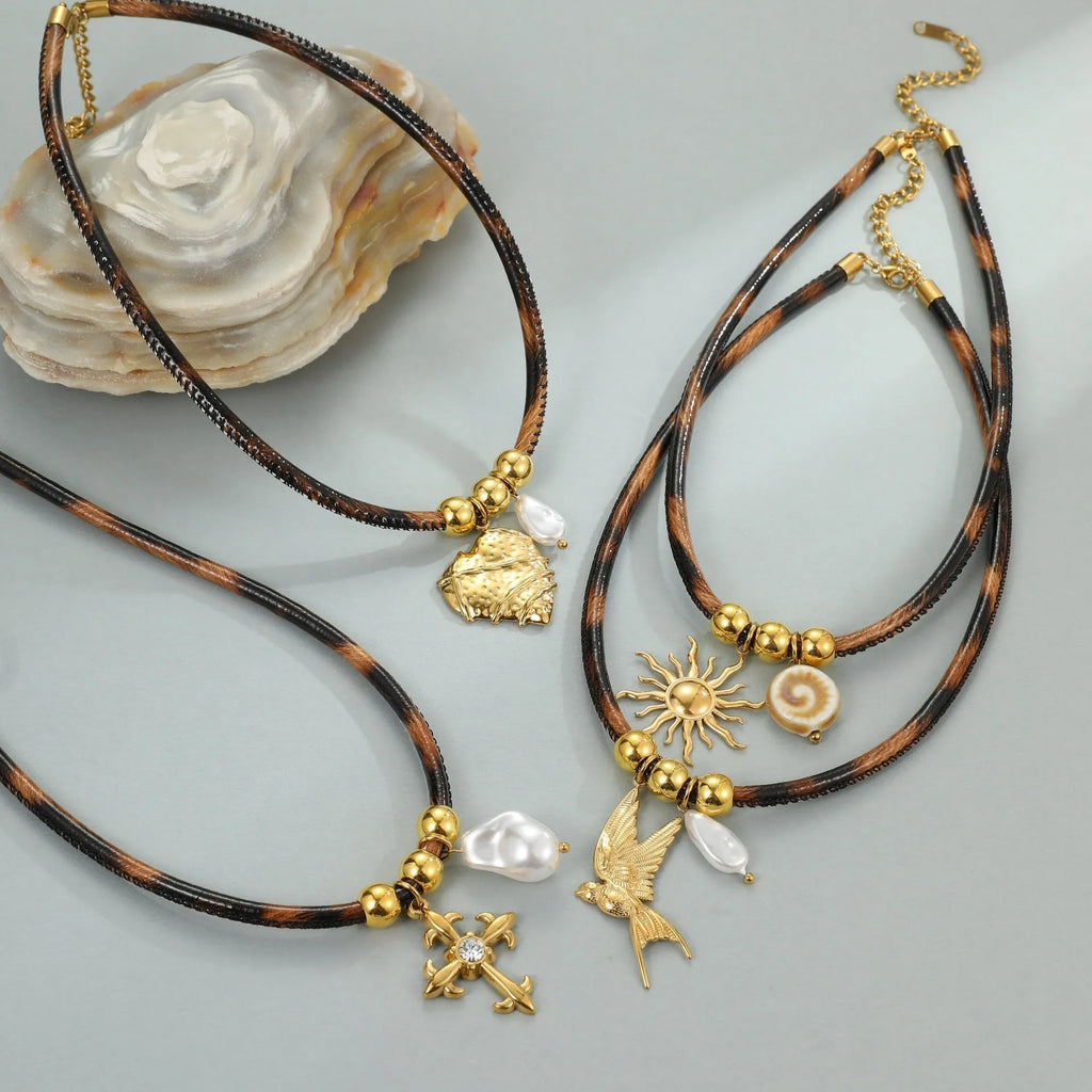Geometric leopard pendant necklace on adjustable stainless steel chain with 18K gold electroplating