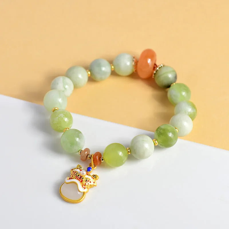 Green milk-in-water jade bracelet with geometric retro style and Xingshi pendant