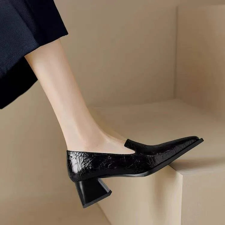 Women's crack pointed deep mouth high heels with kitten heel in black, side view