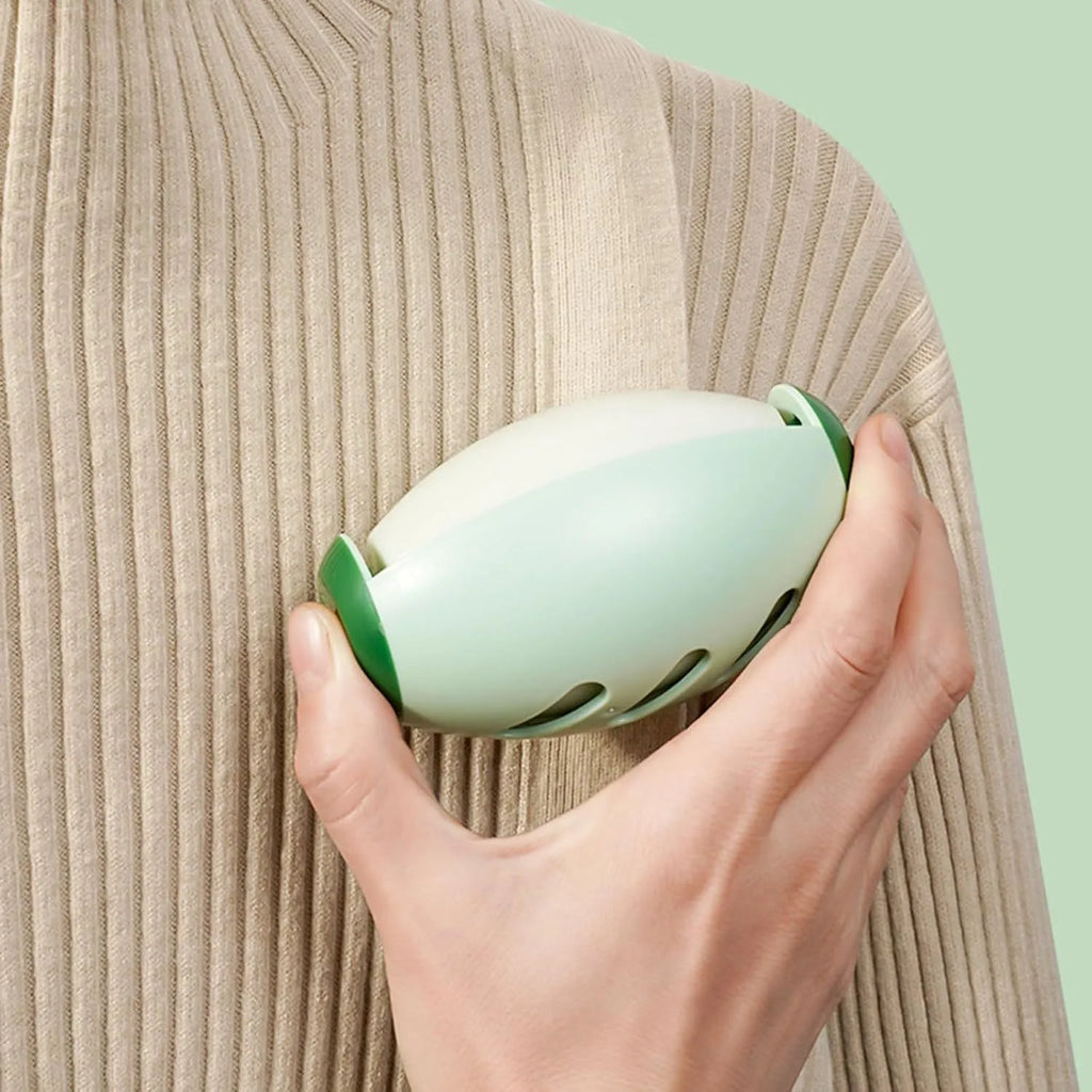 Green washable gel lint roller ball for portable pet hair removal on fabrics