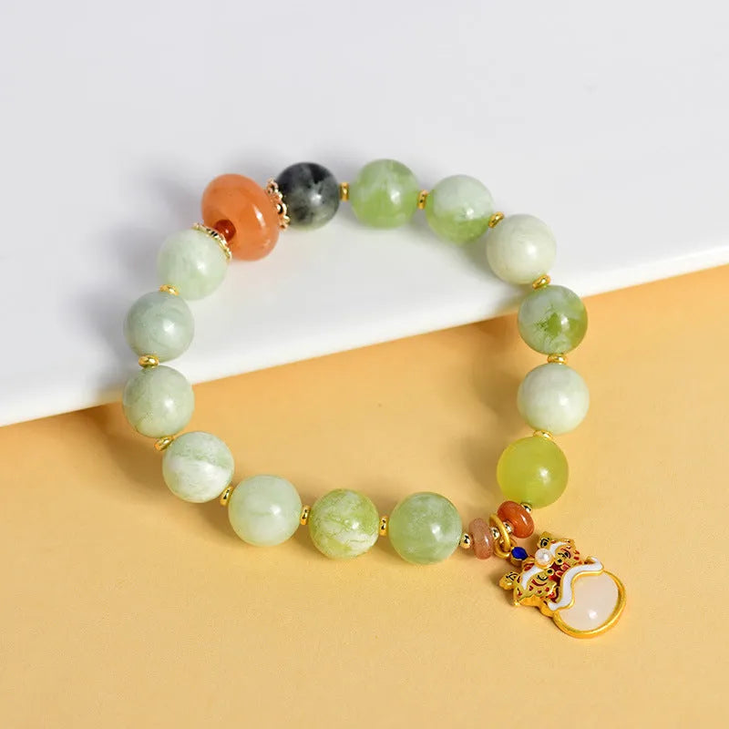 Green milk-in-water jade bracelet with geometric retro style and Xingshi pendant