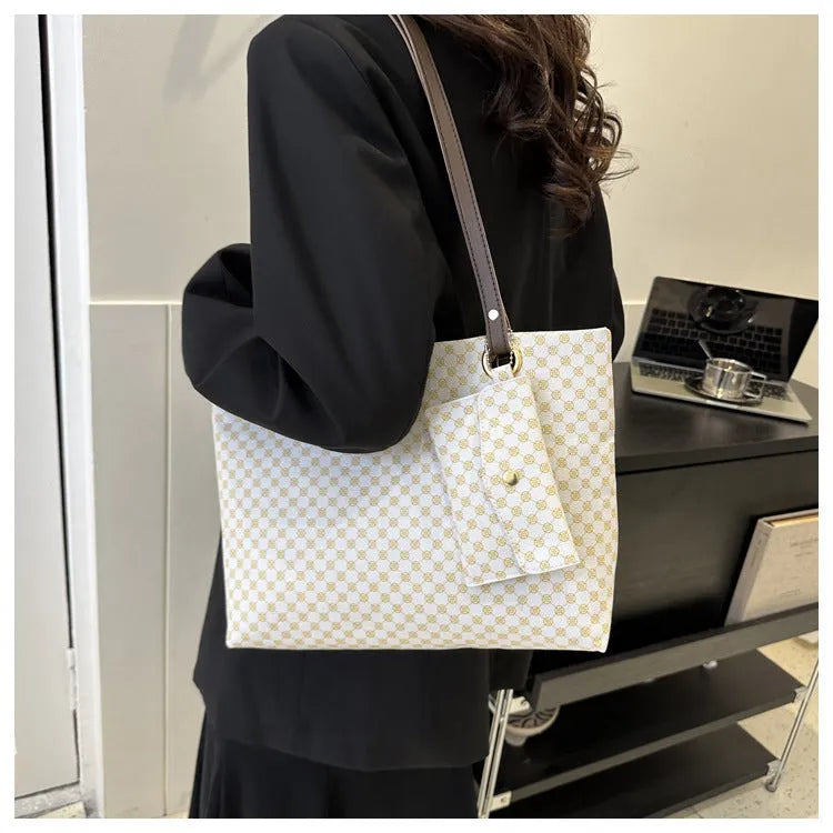 Large capacity casual retro printed shoulder underarm bag in PU with stitching