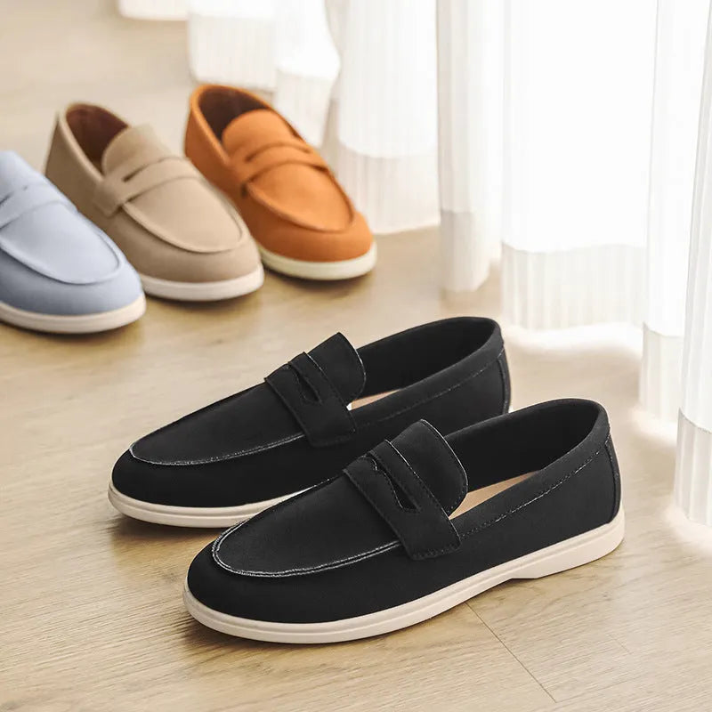 Men's suede leather casual shoes in British style with round toe and vulcanised rubber sole