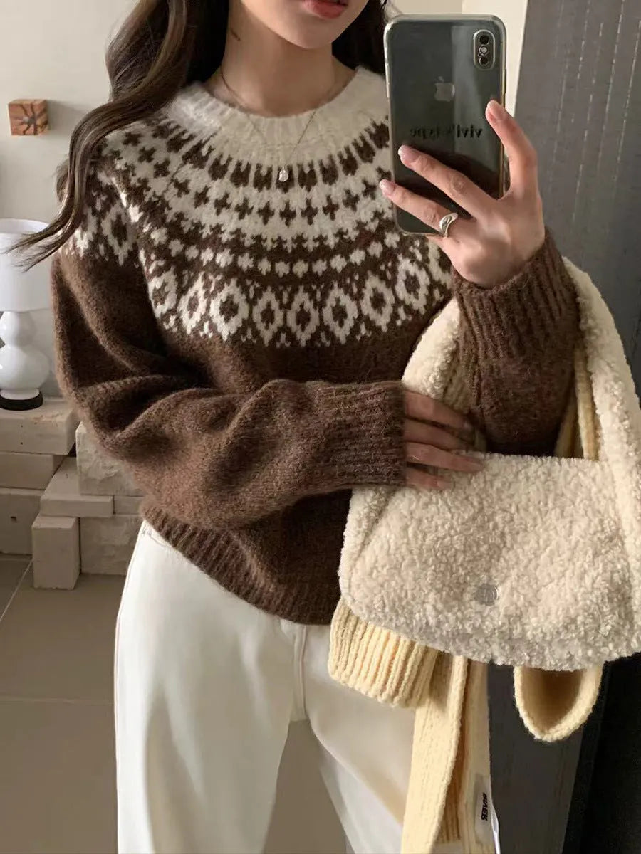 New round neck loose slimming Christmas style knitwear top in brown, red, and black with geometric pattern