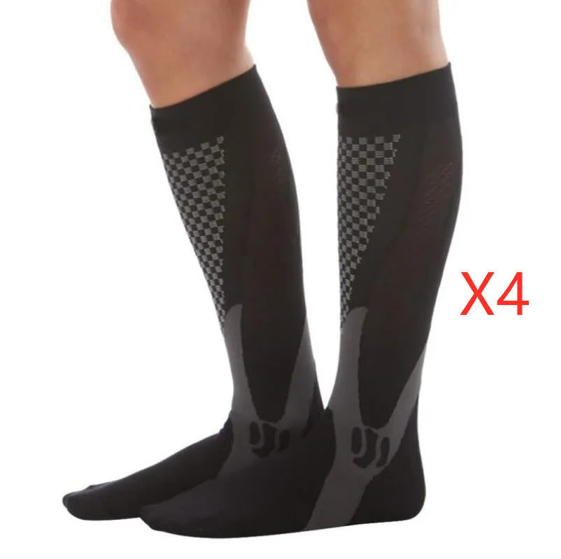 Graduated compression socks for men and women in athletic fit with circulatory support