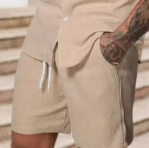 Men's striped casual suit set comprising a short-sleeve shirt and matching shorts in colour YT50313P1.