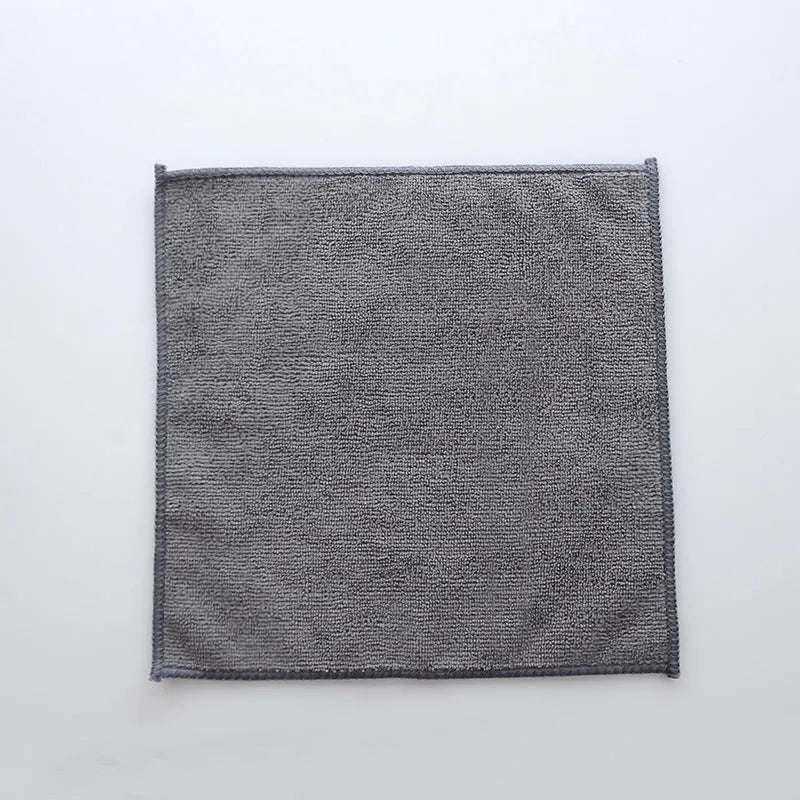 Grey square microfiber kitchen cleaning cloth measuring 25cm for oil and grease removal
