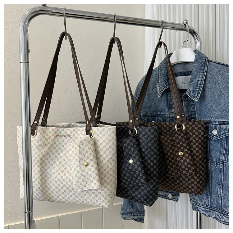 Large capacity casual retro printed shoulder underarm bag in PU with stitching