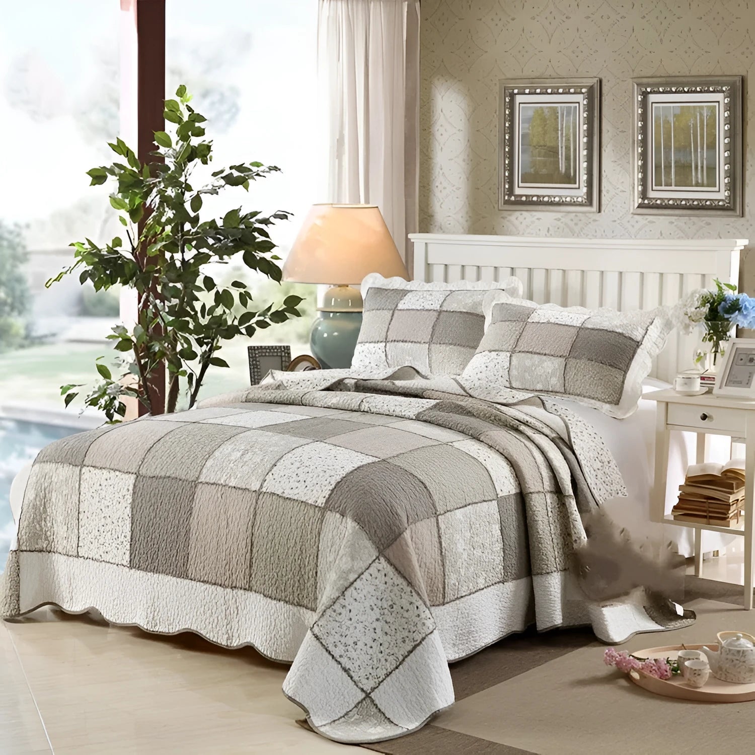 Pure cotton quilted bedspread three-piece set in a colour pattern with two pillowcases.