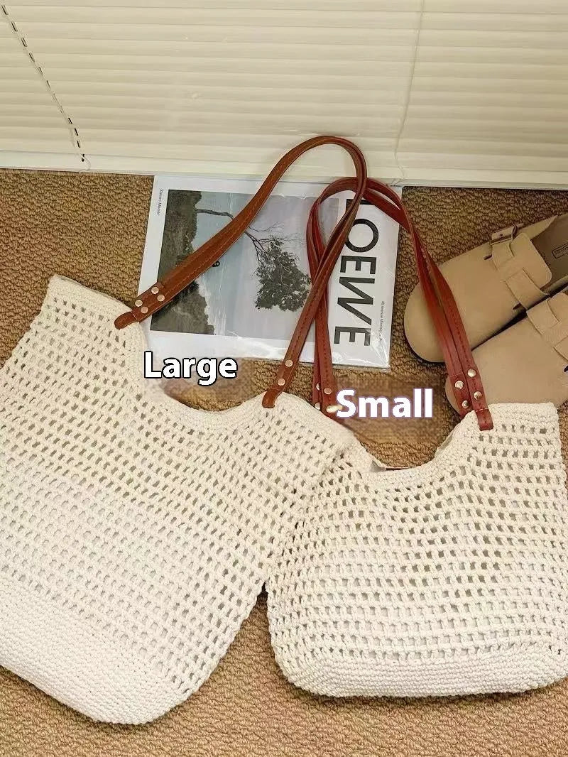Woven beige shoulder bag in cotton and linen with magnetic snap closure showing textured fabric detail