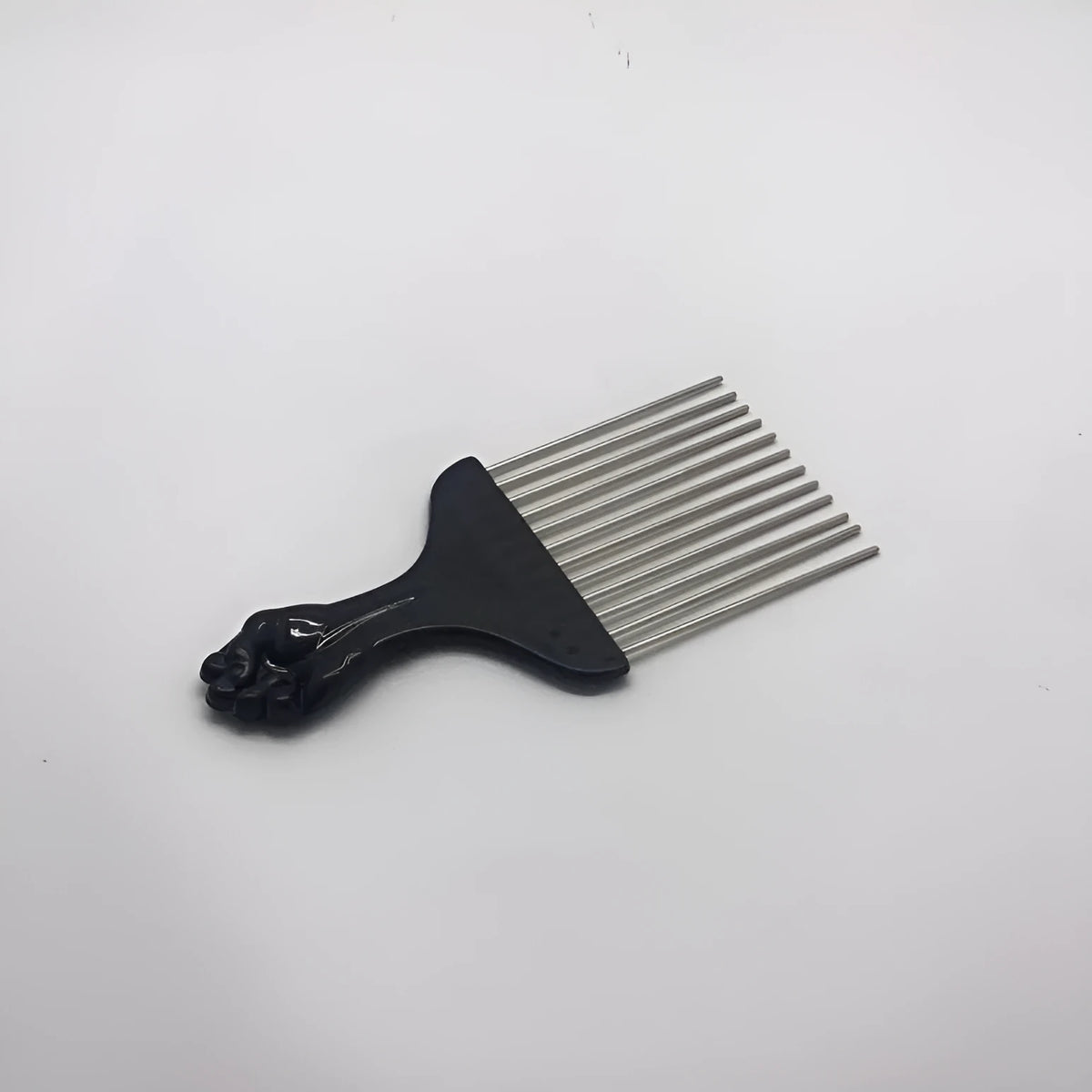 Male creative portable steel needle comb with plastic body over 20cm length