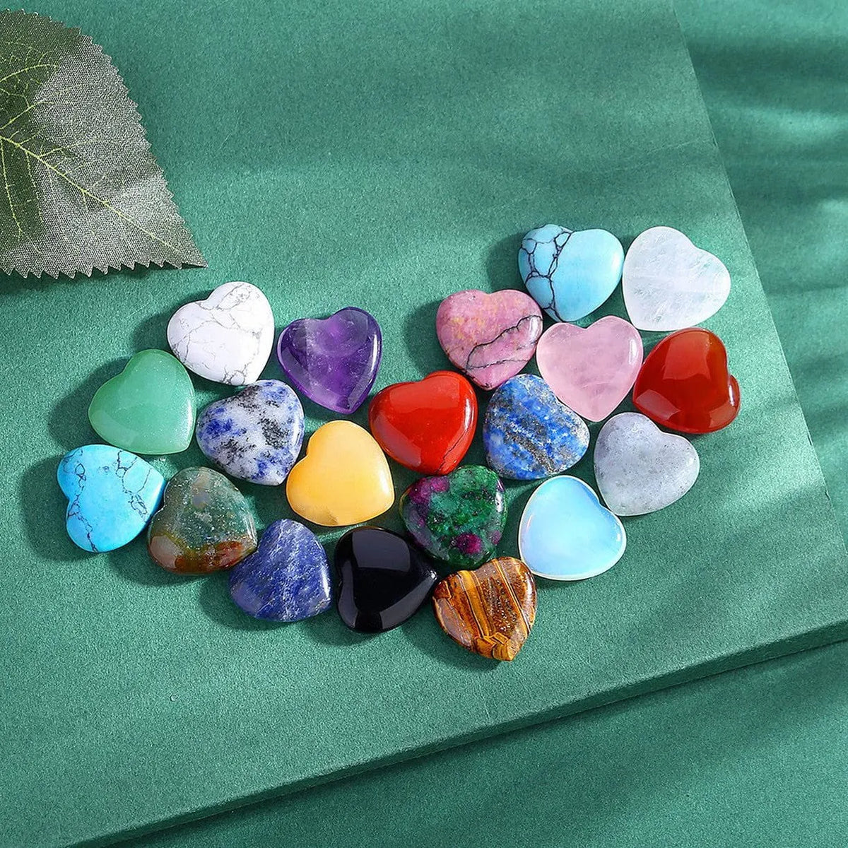 Set of natural crystal heart-shaped stone ornaments in random colours, 20x20x6mm each