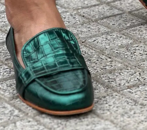 Green stone pattern flat tassel round toe loafers for women with low heel and PU upper