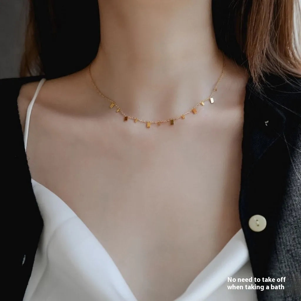 Titanium steel O-ring clavicle chain with drop pendant in 8169 White Diamond Water Drop colour, electroplated finish