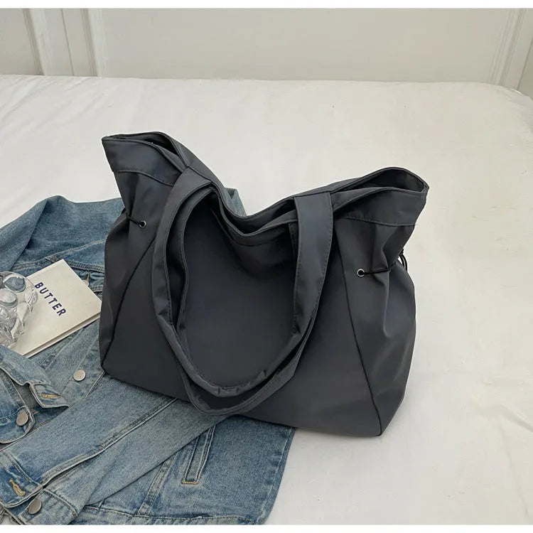 Soft Oxford cloth folding tote bag in a street-trend style, shown in one of its five colour options.