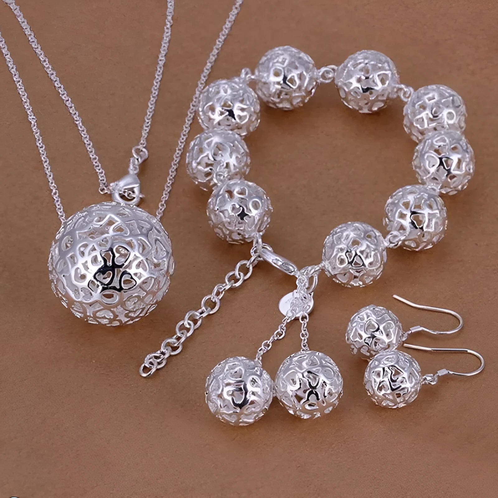 Silver-plated three-dimensional ball pendant bracelet for women, white colour, geometric style, individually packed