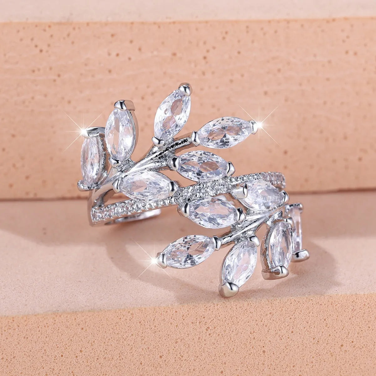 Adjustable horse eye zircon leaf fashion ring in rose gold and platinum plating options