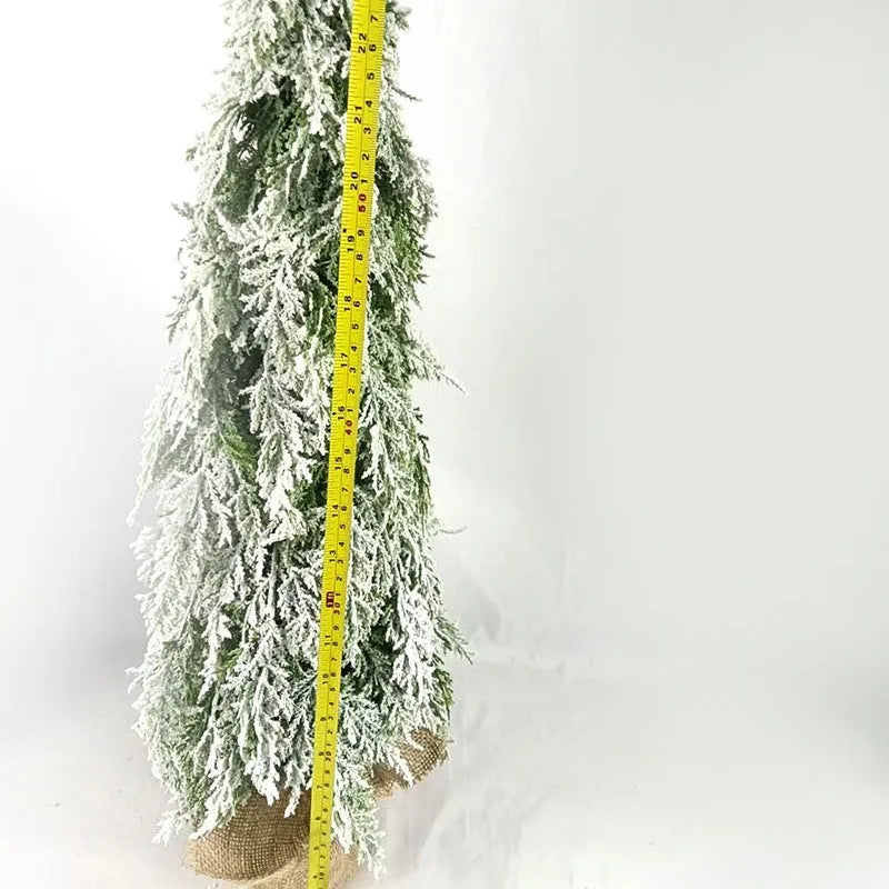 Small 24-inch plastic Christmas tree sprayer with snow simulation effect and built-in festival lights