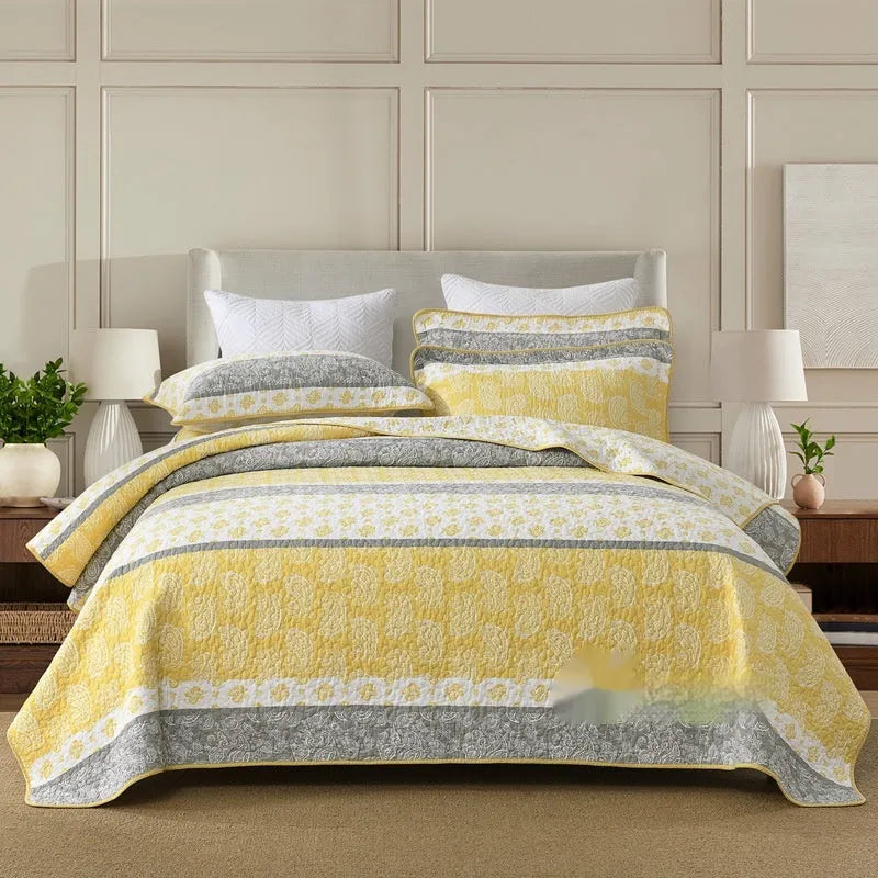 Quilted cotton bed cover three-piece set with decorative pattern on 1.5-1.8m bed