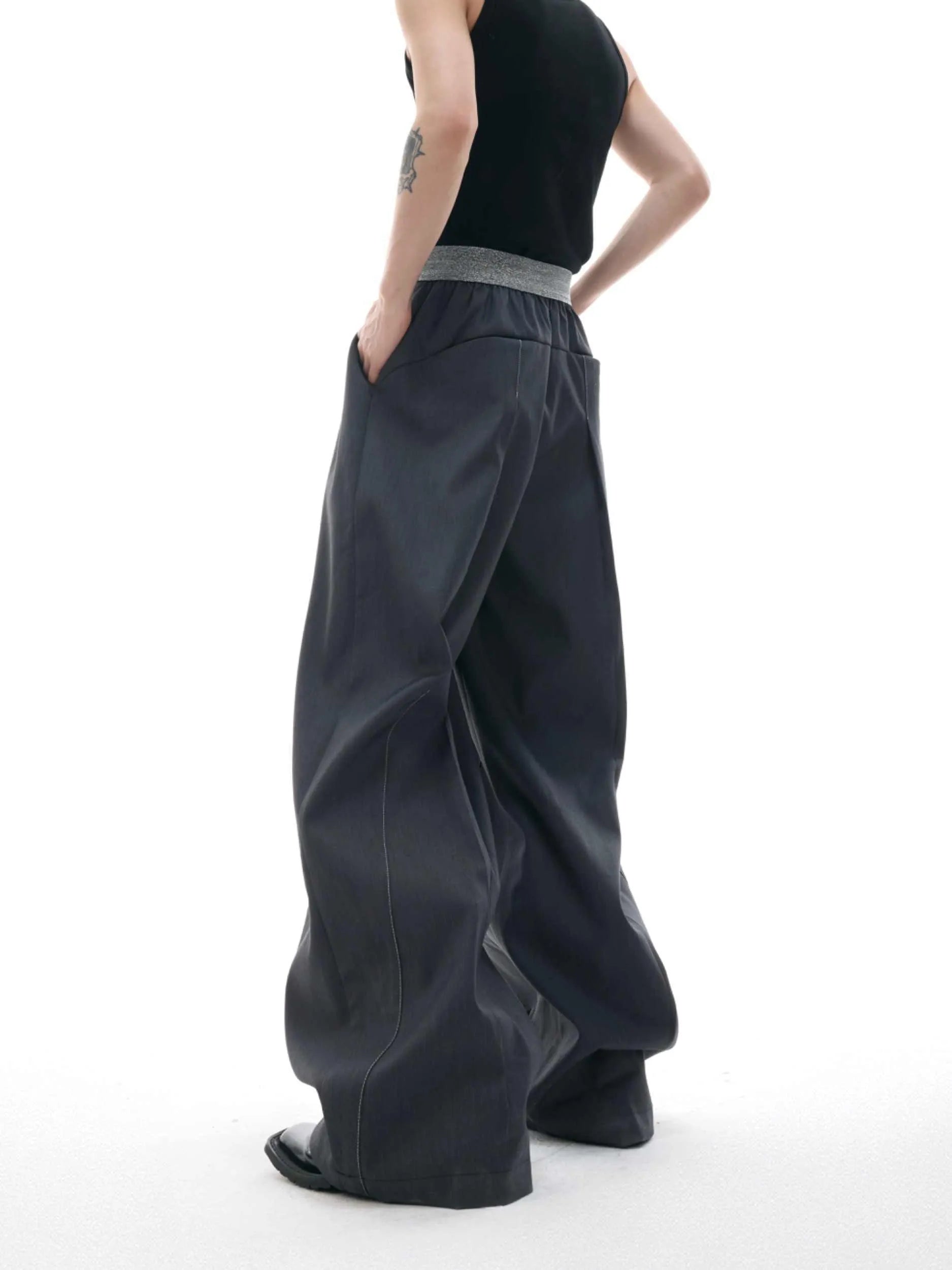 Straight-leg high-waist trousers with button-open line design in polyester cotton blend fabric