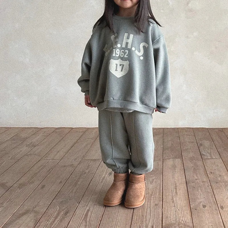 Boys and girls letter print cotton fleece sweater two-piece set in brown with pullover top and trousers