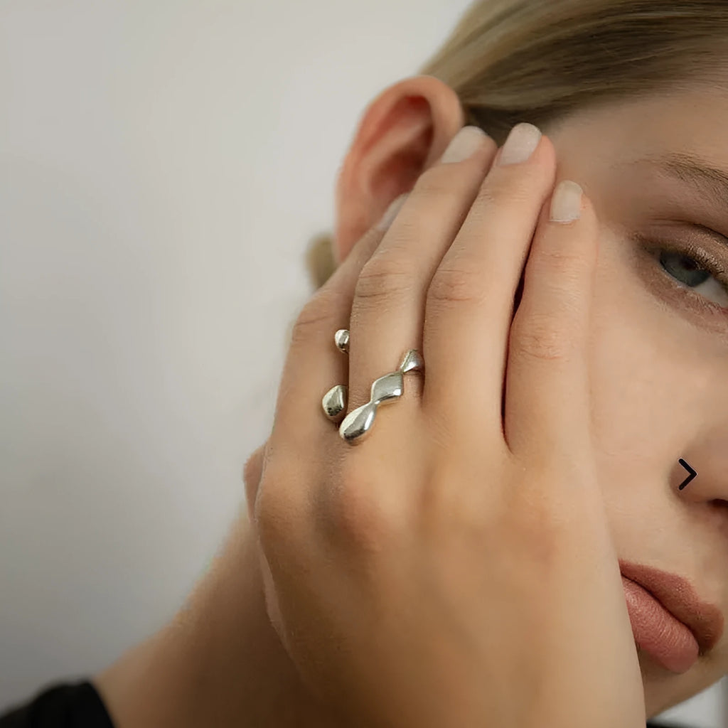 Brass women's fashion ring with spherical design in gold or silver colour