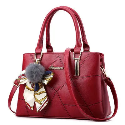 Large horizontal square women's handbag with car suture detail and zipper closure in white
