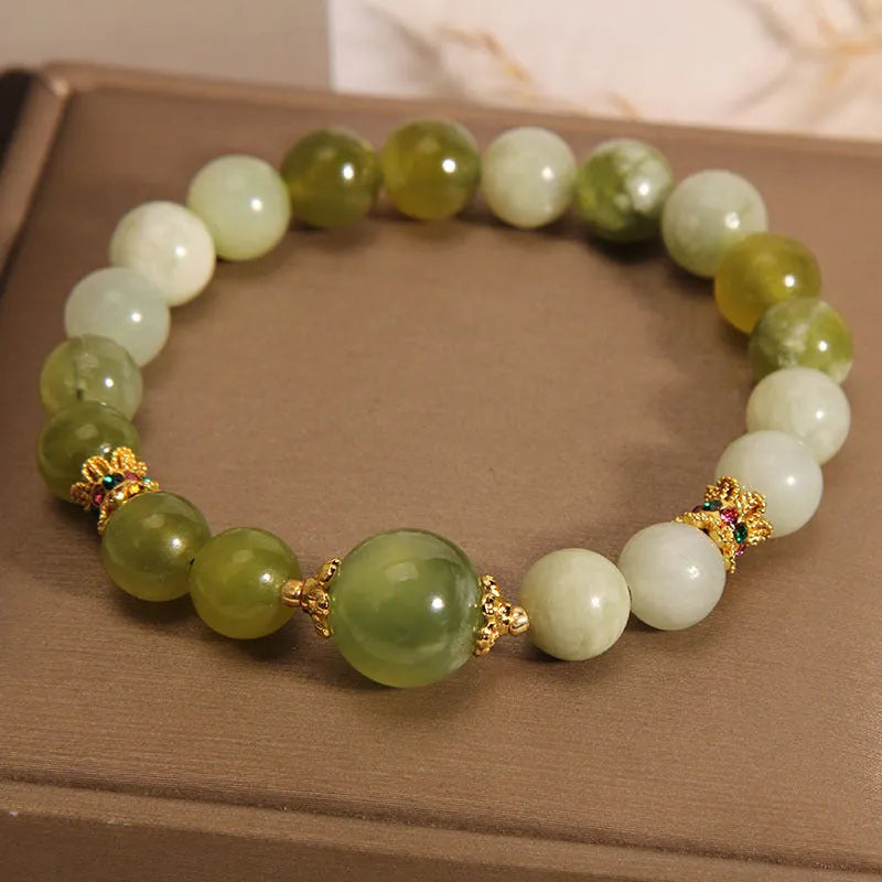 Women's jade bracelet in a jade green colour with an original design.