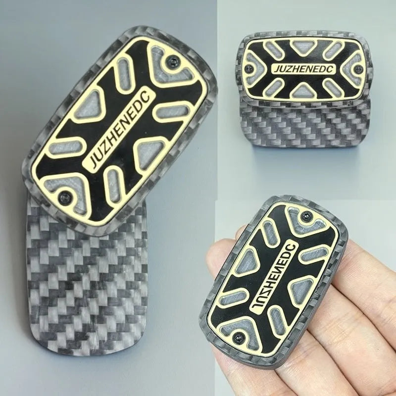 DC Taibao Black Gold fingertip gyro push card decompression toy in copper alloy skull finish
