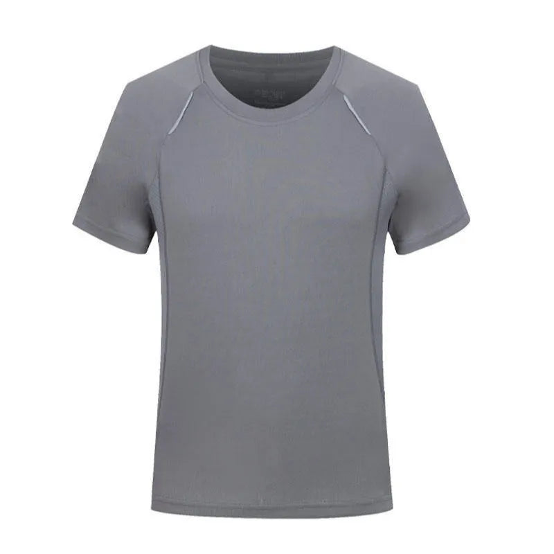 Slim fit quick-drying T-shirt in polyester viscose blend fabric with round neck and short sleeves