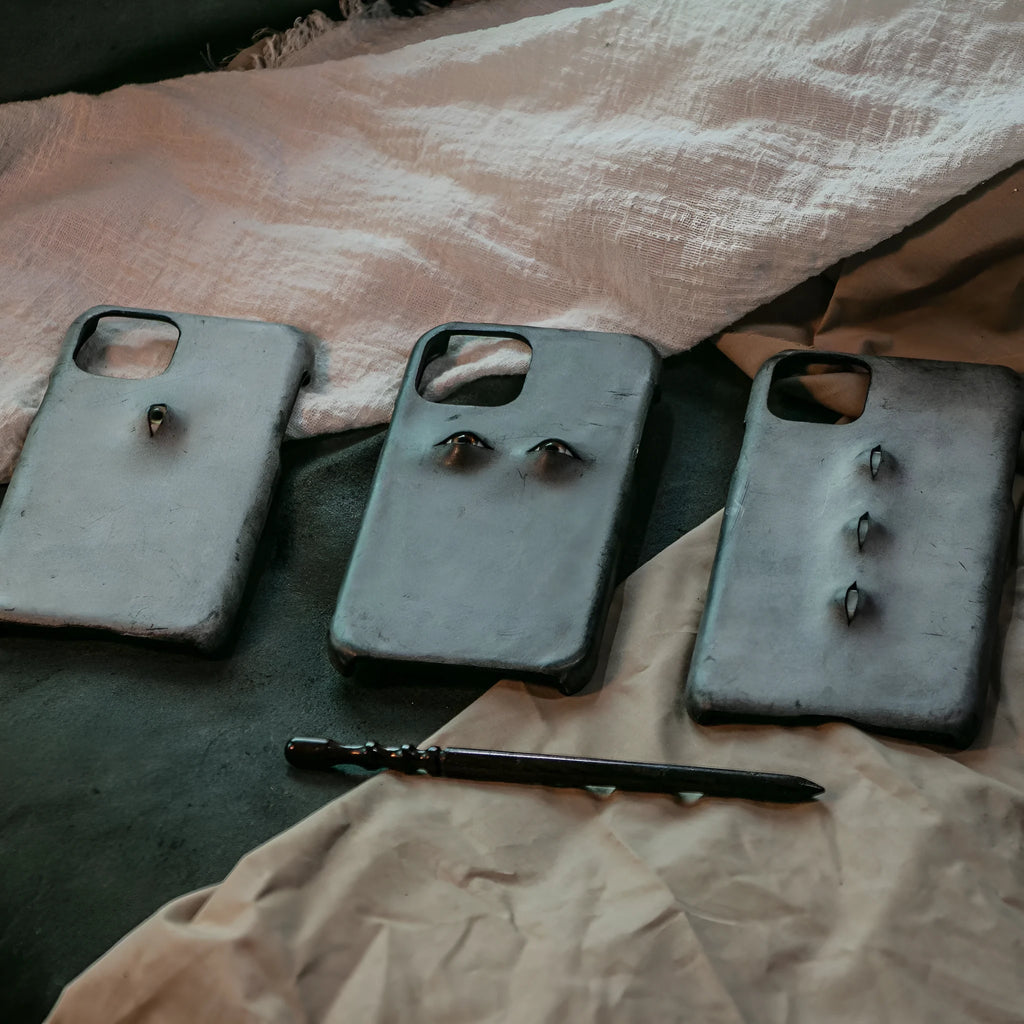 Vintage distressed cowhide leather phone case for iPhone with single eye style protective cover
