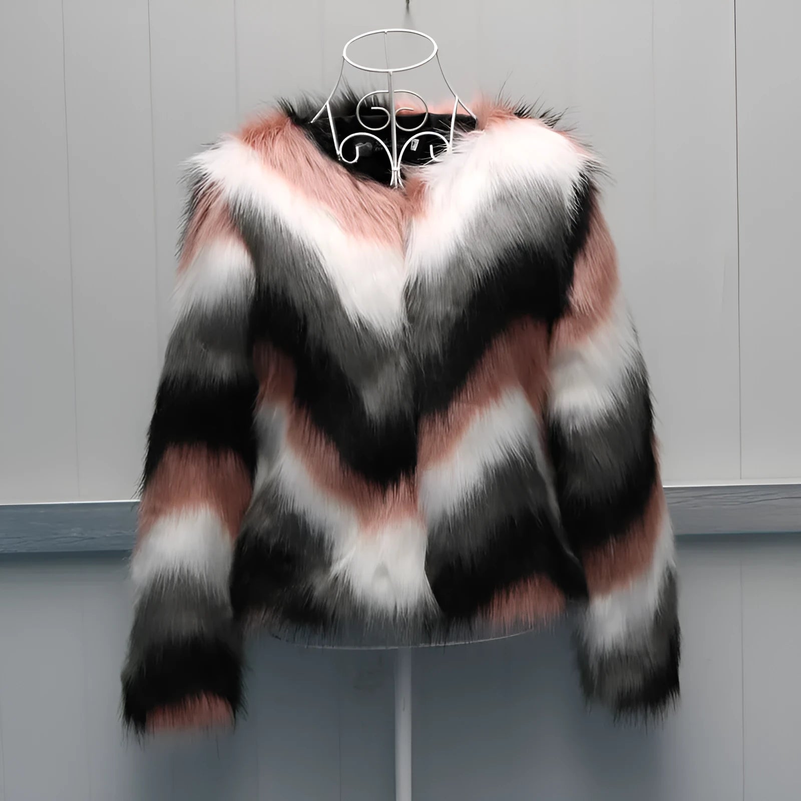 Korean style women's short coat in artificial faux fur with O-neck design