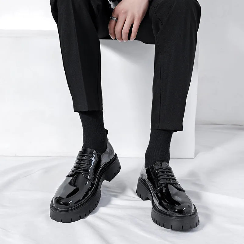 Plus size men's black shiny PU leather round toe low top business shoes with sewing thread detail