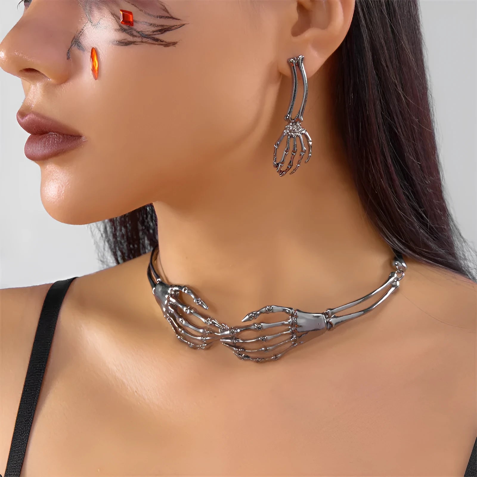 Skull and ghost claw necklace and earrings set in dark style with adjustable chain