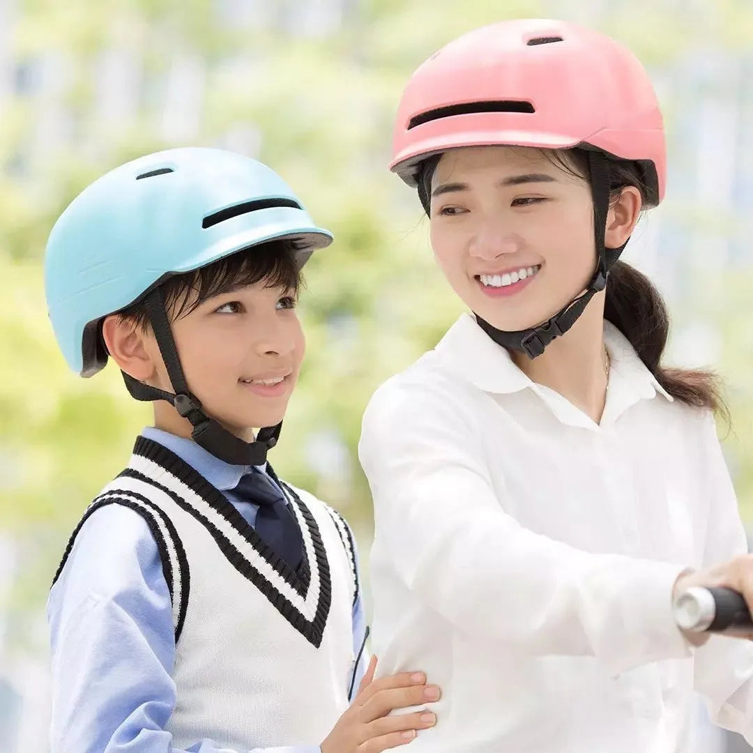 Urban Light Riding Intelligent Helmet in white, EPS PC construction, available in M and L sizes