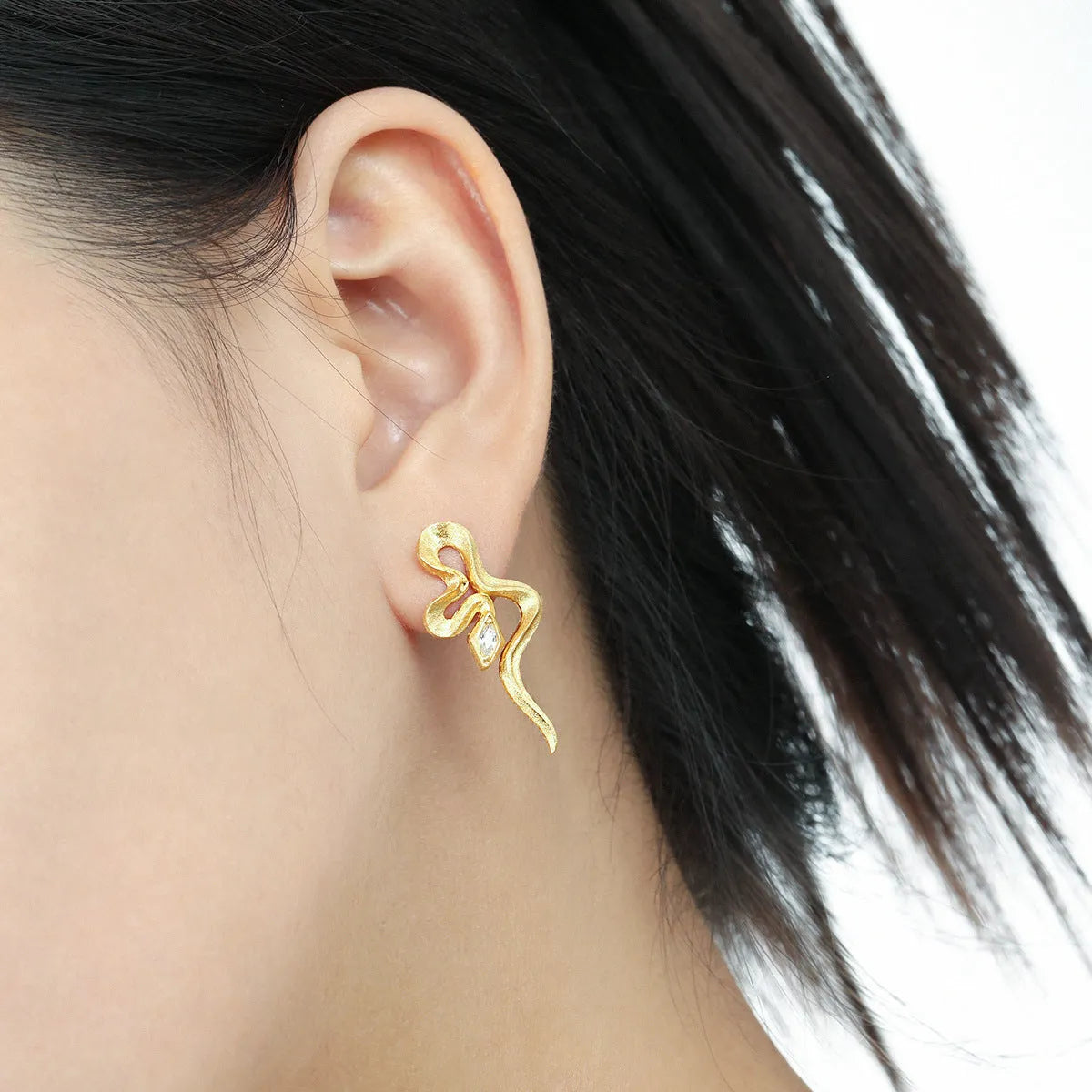 925 silver snake-shaped zircon stud earrings in white gold finish