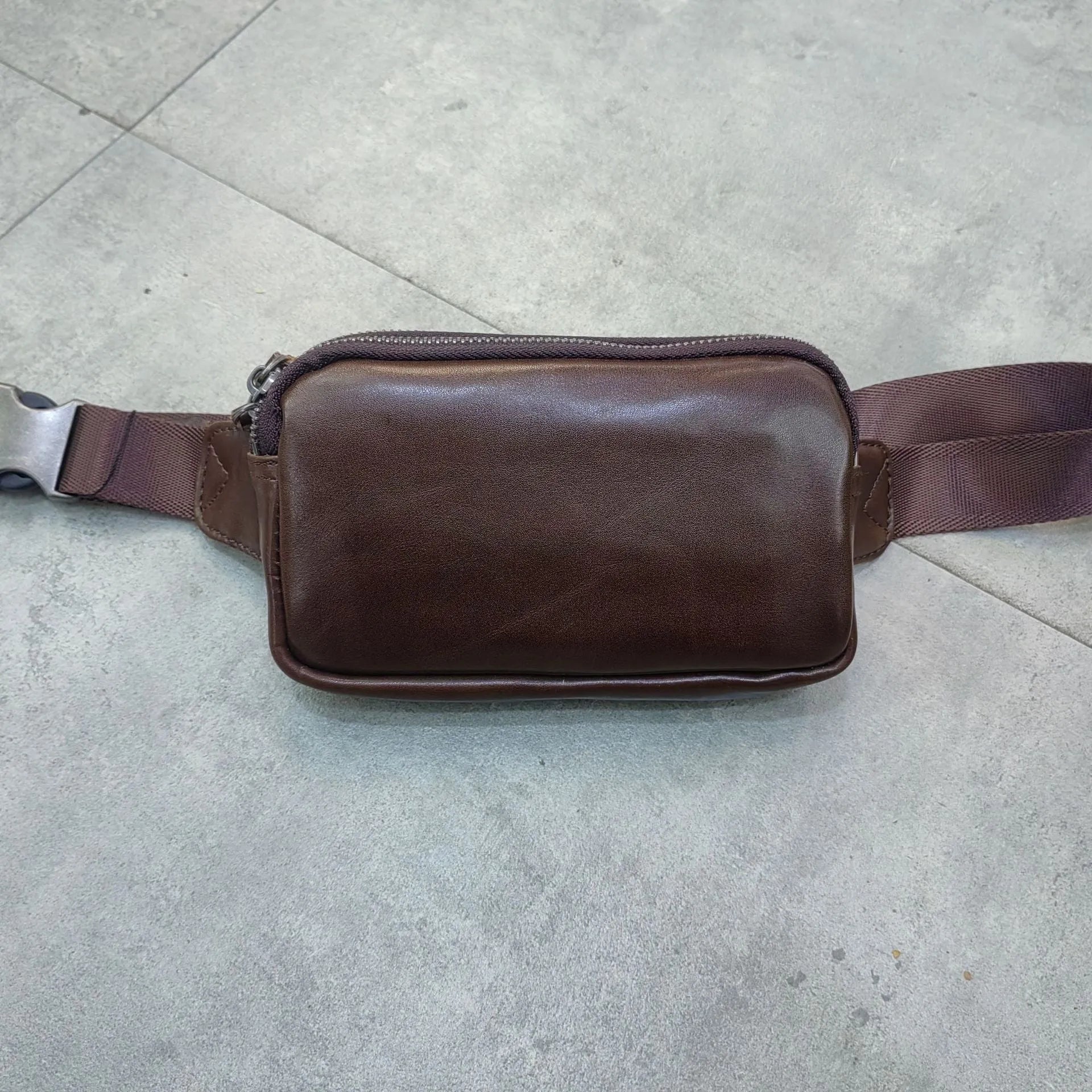 Men's small leather crossbody bag in cowhide with urban style