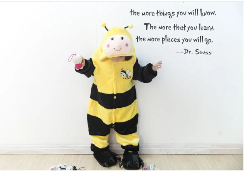 Children's one-piece bee flannel pajamas in Three-dimensional Bee colour on white background