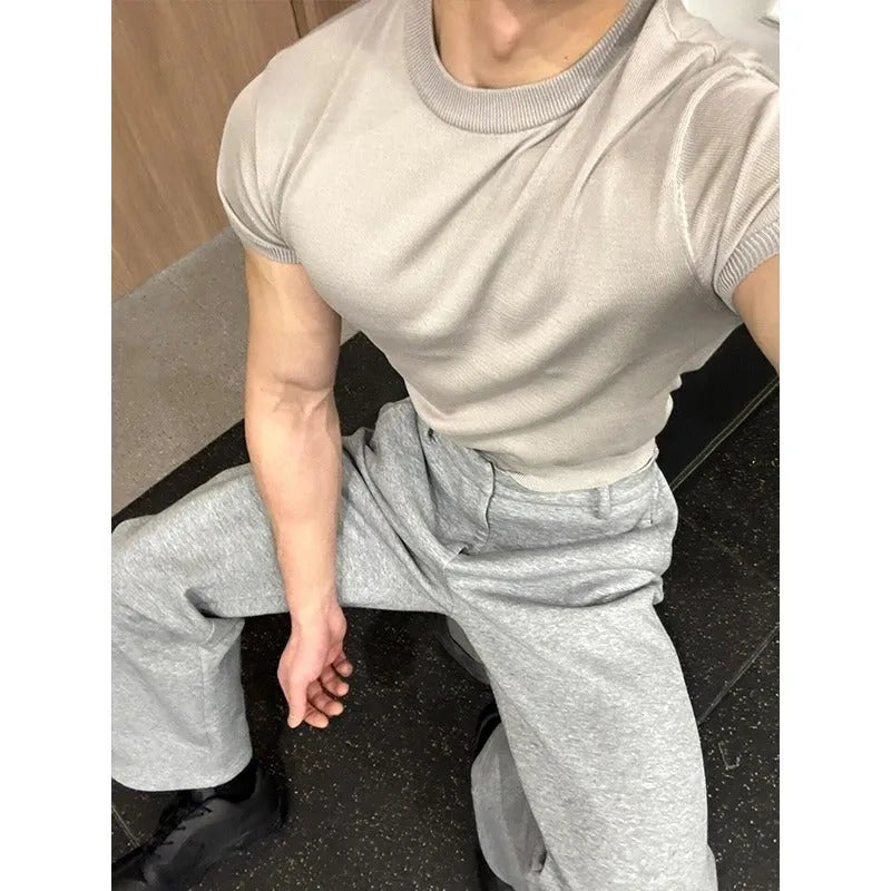 Men's slim fit polyester t-shirt with thread-cuffed short sleeves in flower blue colour