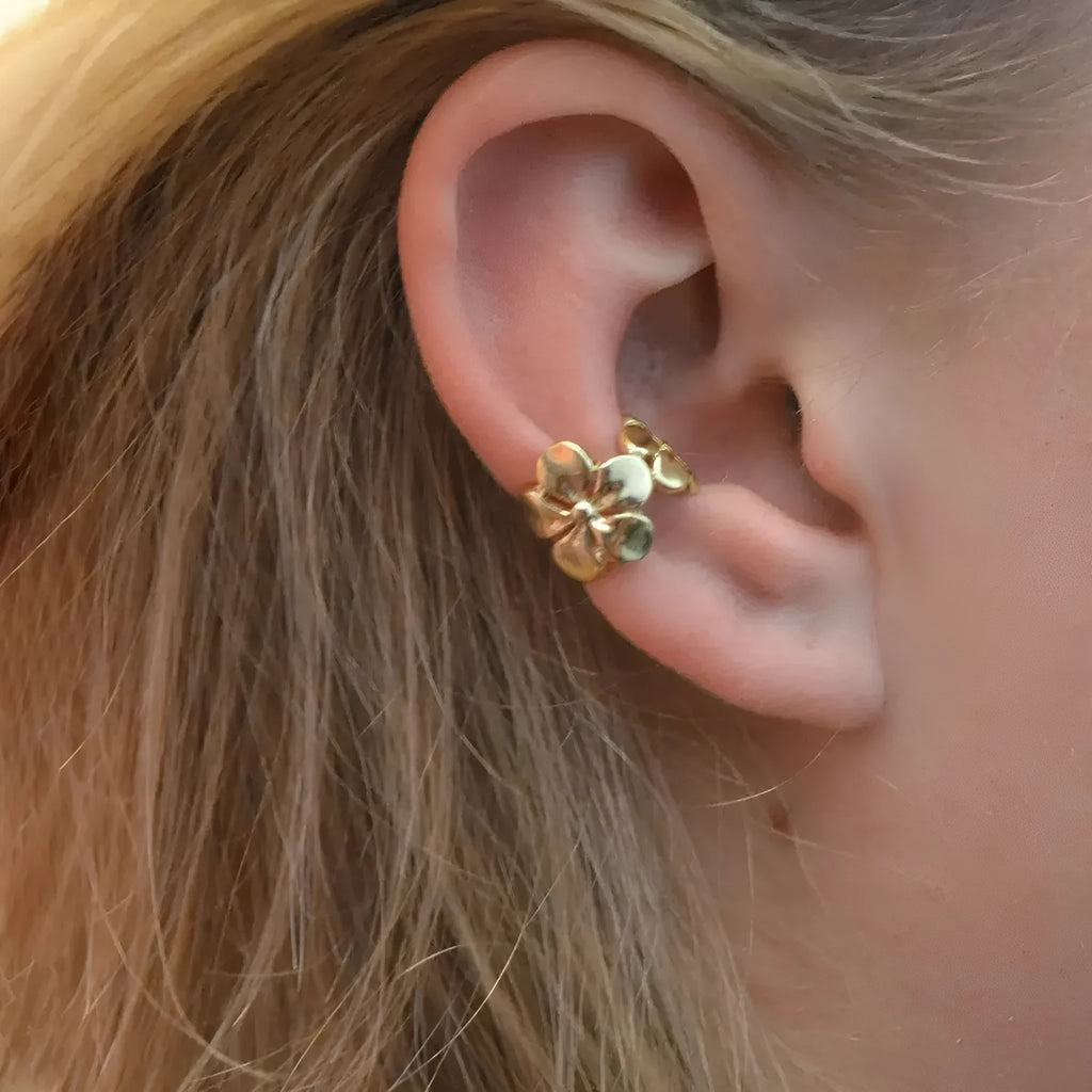 Gold alloy starfish and scallop eardrops earrings for women with electroplated finish
